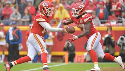 Reports: Isiah Pacheco Out 6–8 Weeks, Chiefs Schedule Kareem Hunt Visit