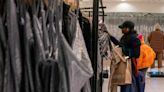 Empresa que se declaró en quiebra en Estados Unidos está “feriando” su inventario en Colombia: vende chaquetas por $60.000