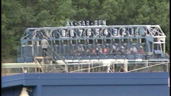 Aksarben holds first Sunday races in 1985, putting Omaha on the horse racing map