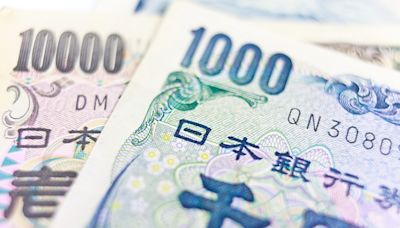 Japanese Yen moves sideways as US Dollar remains stronger