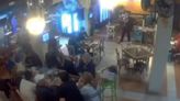 VIDEO: Sujetos armados asaltan en restaurante El Carnal; identifican auto de rateros