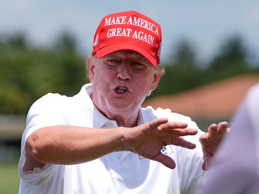 Filtran video de Trump atacando a Biden y Harris mientras juega golf - El Diario NY