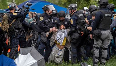 25 arrested at University of Virginia after police clash with pro-Palestinian protesters