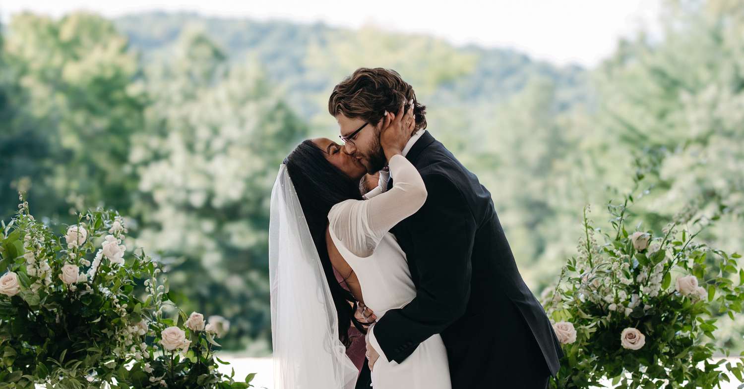 7 Things Long-Lasting Couples Do on Their Wedding Day, According to Experts