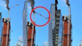 紐約「地獄廚房」起重機起火！16噸吊臂斷裂墜45樓砸傷人