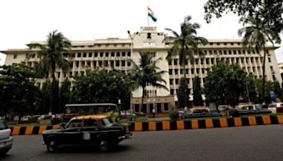 Woman creates ruckus outside Devendra Fadnavis office, removes nameplate, breaks potted plants