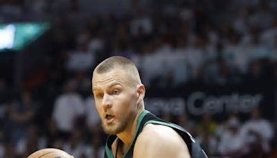 Boston Celtics pierden a Kristaps Porzingis para el ‘game 5′ contra Miami Heat