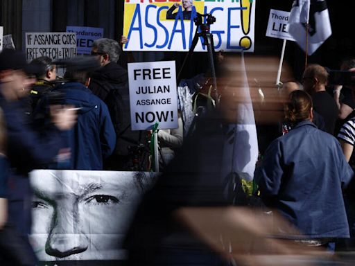 Tribunal superior de Londres concede a Assange la autorización para apelar la extradición a EE. UU.