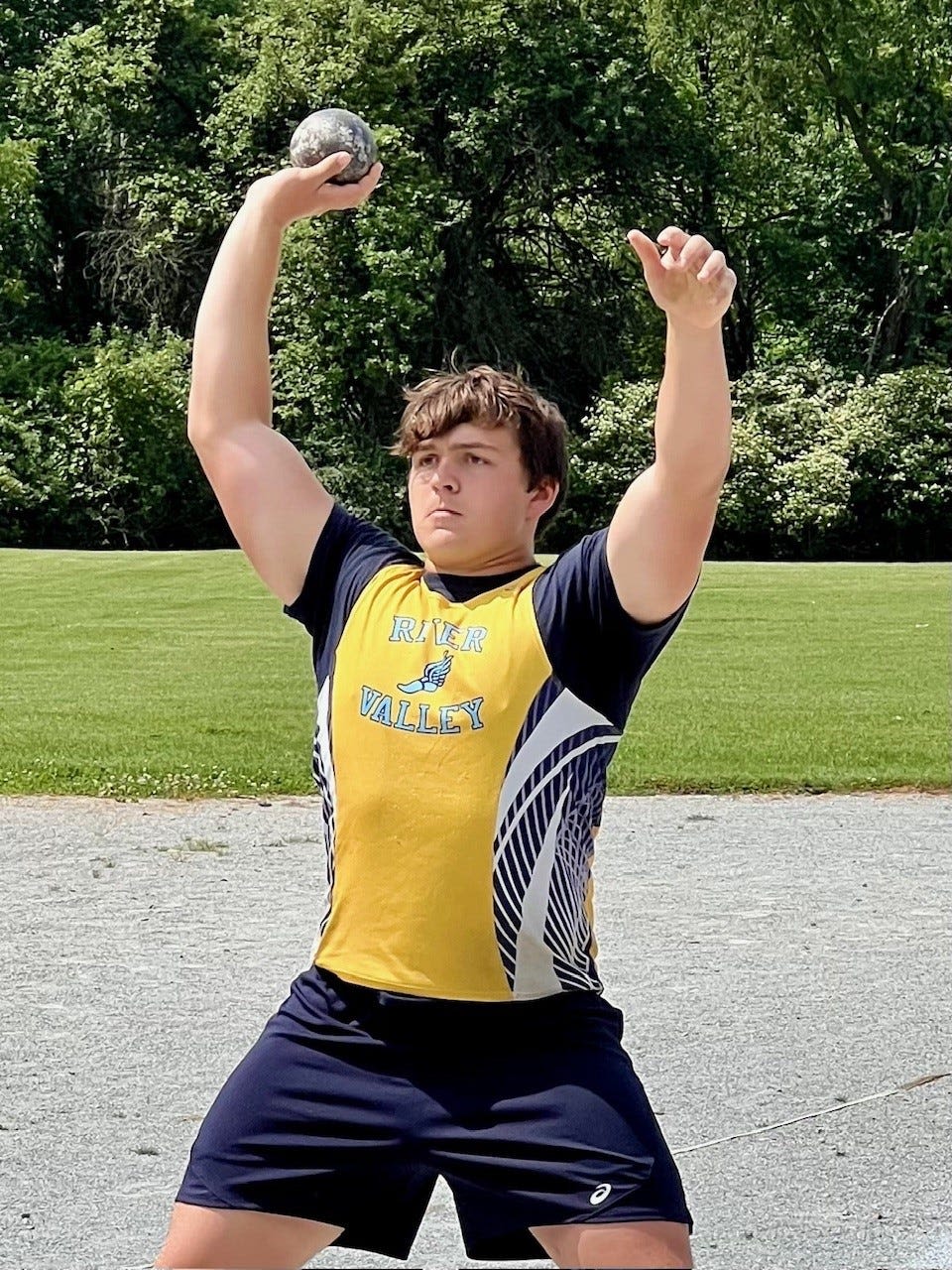 Division II regional track roundup: RV's Ethan Lyon earns dramatic shot put victory