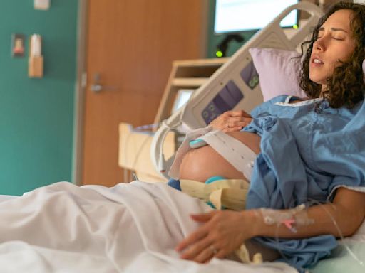 Getting an epidural during labor could help reduce complications after birth, study says