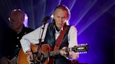 Gordon Lightfoot, Legendary Folk Singer-Songwriter, Dead at 84