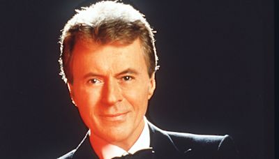 James Darren, teen idol singer who starred in 'Gidget' movies, 'T.J. Hooker' and 'Time Tunnel,' dies at 88