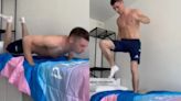 Un gimnasta pone a prueba las camas 'antisexo' de los Juegos Olímpicos en París: "Fake news"