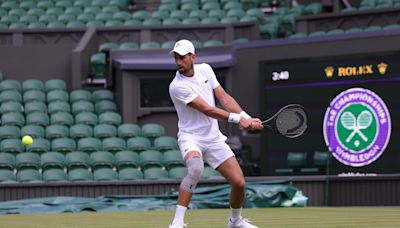 Djokovic y Sinner se prueban en la pista central de Wimbledon