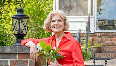 Retired Russellville teacher shares love of flowers, creating arrangements from her own blooms - Franklin County Times