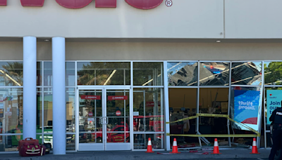 1 dead,14 injured after driver crashes into New Mexico store