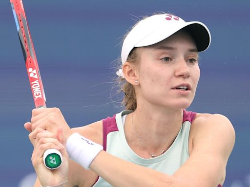 Cincinnati Open: Elena Rybakina knocked out by Leylah Fernandez in second round