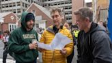 ‘Bourne’ director Doug Liman talks reuniting with Matt Damon for a new Boston-set heist comedy - The Boston Globe