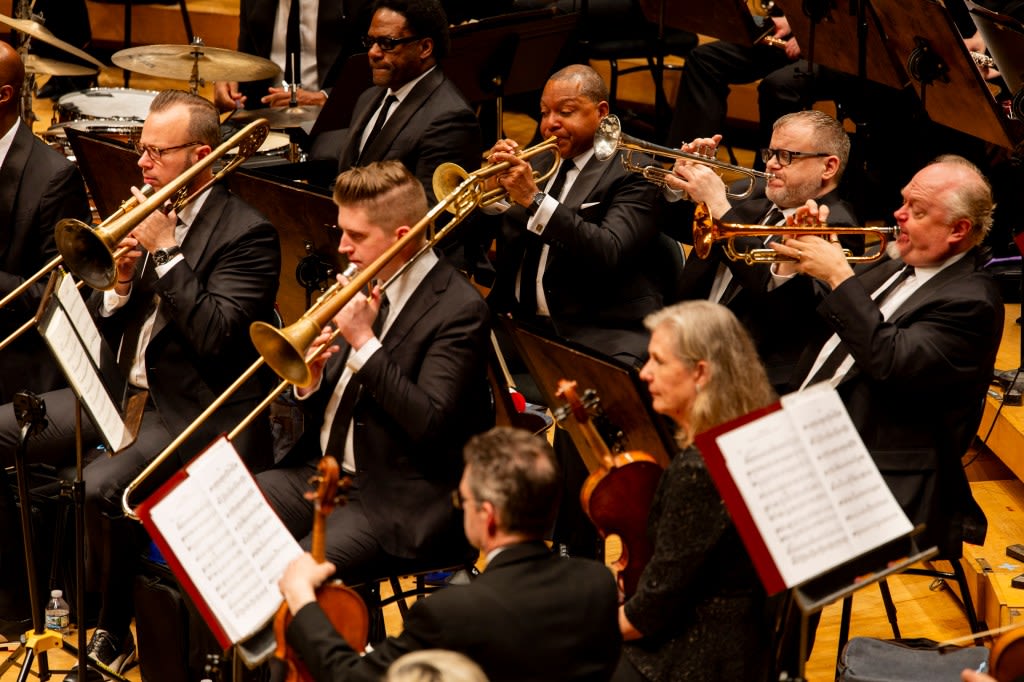 Review: Wynton Marsalis’ Jazz at Lincoln Center Orchestra in a spirited, if uneven, collaboration with the CSO