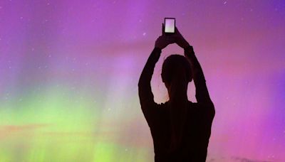 How To Photograph The Northern Lights With A Smartphone And A Camera