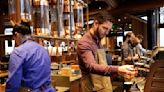 Starbucks atinge metas de lucro em meio à queda nas vendas Por Investing.com