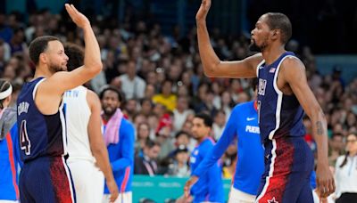 Steph Curry reacts to Kevin Durant becoming Team USA's all-time scoring leader