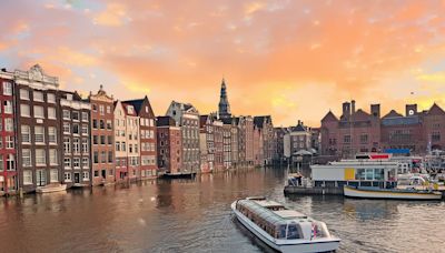 Amsterdam to restrict new hotels and river cruises to curb number of tourists