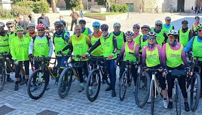 Matteo Ricci, il candidato ciclista: maxi pedalata aspettando la Schlein