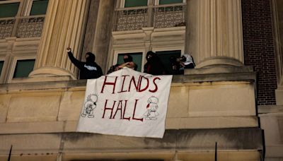 Columbia protesters "face expulsion" if they don't leave occupied campus building