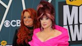 Wynonna Judd 'sees angels' and talks to late mother Naomi Judd on stage