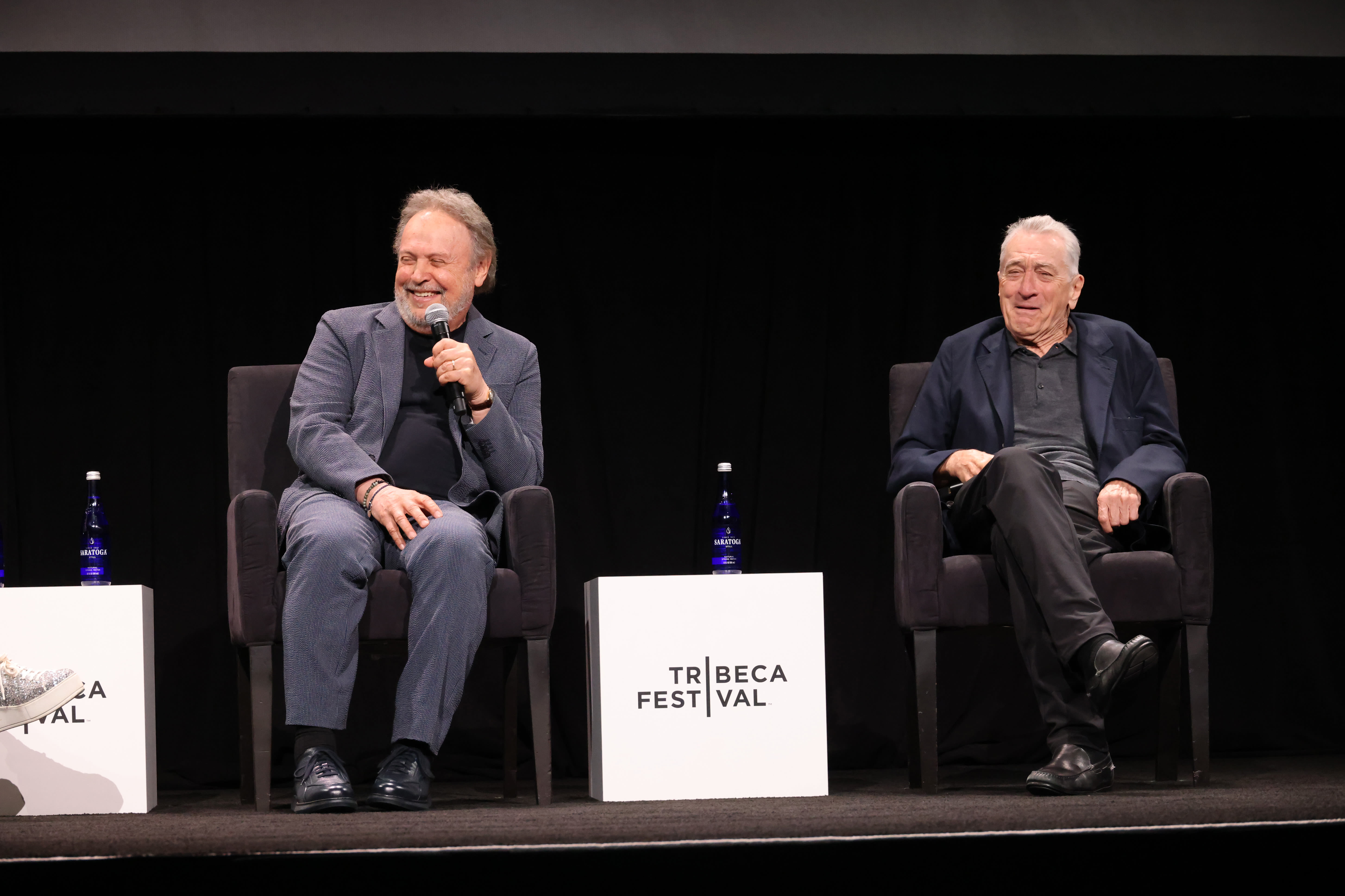 ‘Analyze This’ At 25: Robert De Niro And Billy Crystal Remember Opening Bigger Than ‘Cruel Intentions’ And Beating...