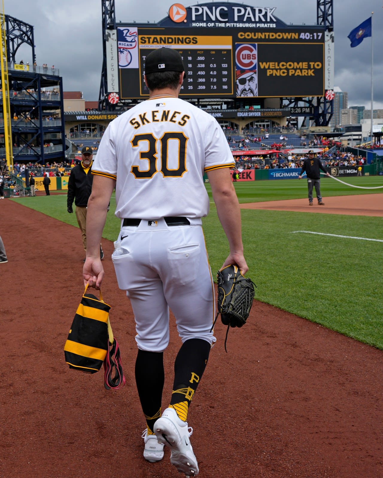 Pirates’ Paul Skenes hits triple digits 17 times, strikes out 7 in big league debut vs. Cubs