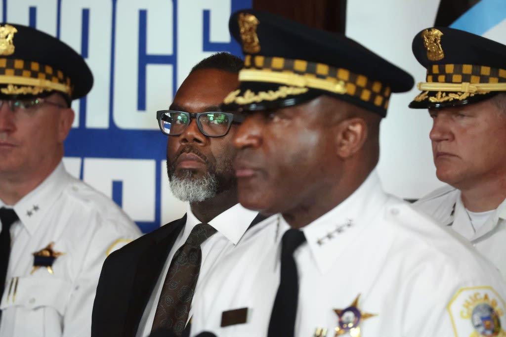 Mayor Johnson, CPD announce Chicago’s summer safety plan ahead of Memorial Day weekend
