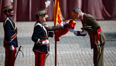 El rey Felipe VI jura bandera en Zaragoza y renueva su fidelidad a España con la princesa Leonor de testigo