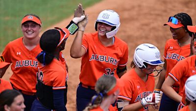 Auburn softball shuts out No. 17 Alabama to claim series