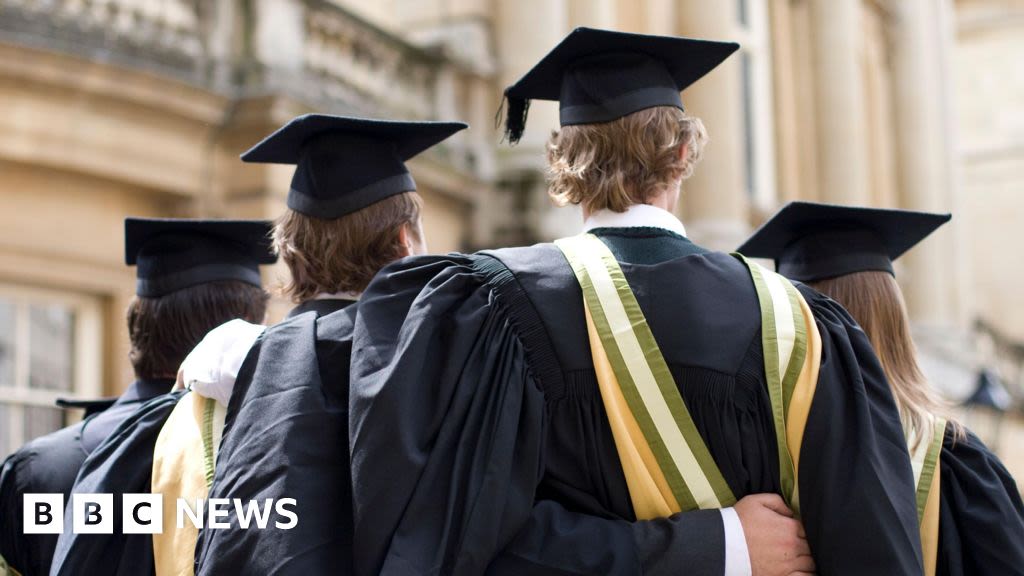 Universities: PM pledges to scrap 'rip-off degrees'