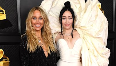 Noah Cyrus Claps Back at Comment About Alleged Drama With Mom Tish and Husband Dominic Purcell