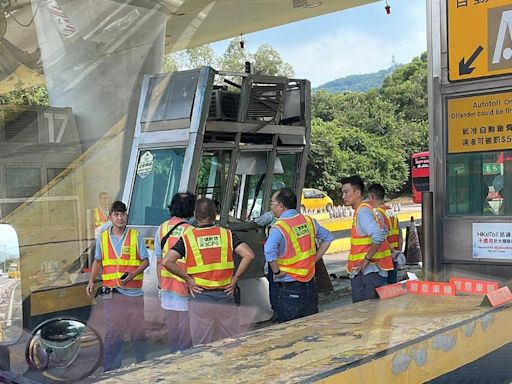 大欖隧道貨車撞收費亭 女職員手傷送院