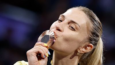 Olga Kharlan, bronce en esgrima: “Esta medalla es para los deportistas que Rusia asesinó”