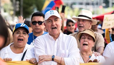 Impiden al opositor venezolano Antonio Ledezma entrar al centro de votación en Madrid