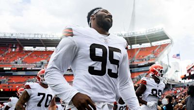 Myles Garrett, Donovan Mitchell Hung Out With Browns Fans in Parking Lot Before Cowboys Game