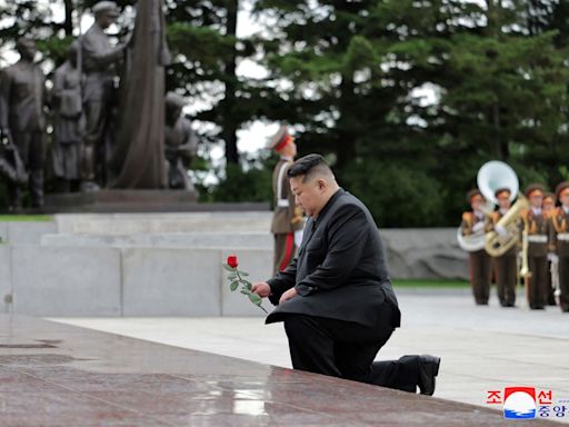 金正恩參謁中朝友誼塔 稱相信朝中友誼堅定發展 - RTHK