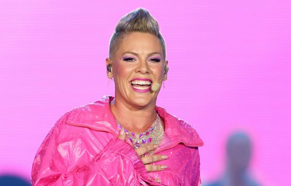 Pink (lovingly) ‘fires’ daughter Willow from her world tour