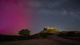 La aurora boreal sobre el Castillo de Montearagón