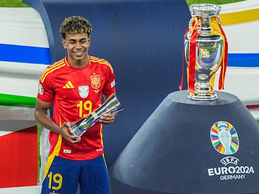 歐洲足球錦標賽》「西班牙金童」Lamine Yamal 17歲勇闖歐洲盃決賽 打破巴西球王比利懸掛66年最年輕紀錄