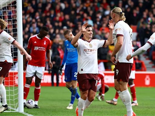 Julián Álvarez le ganó el duelo a Gonzalo Montiel y el Manchester City se mantiene en la pelea por el título de la Premier League