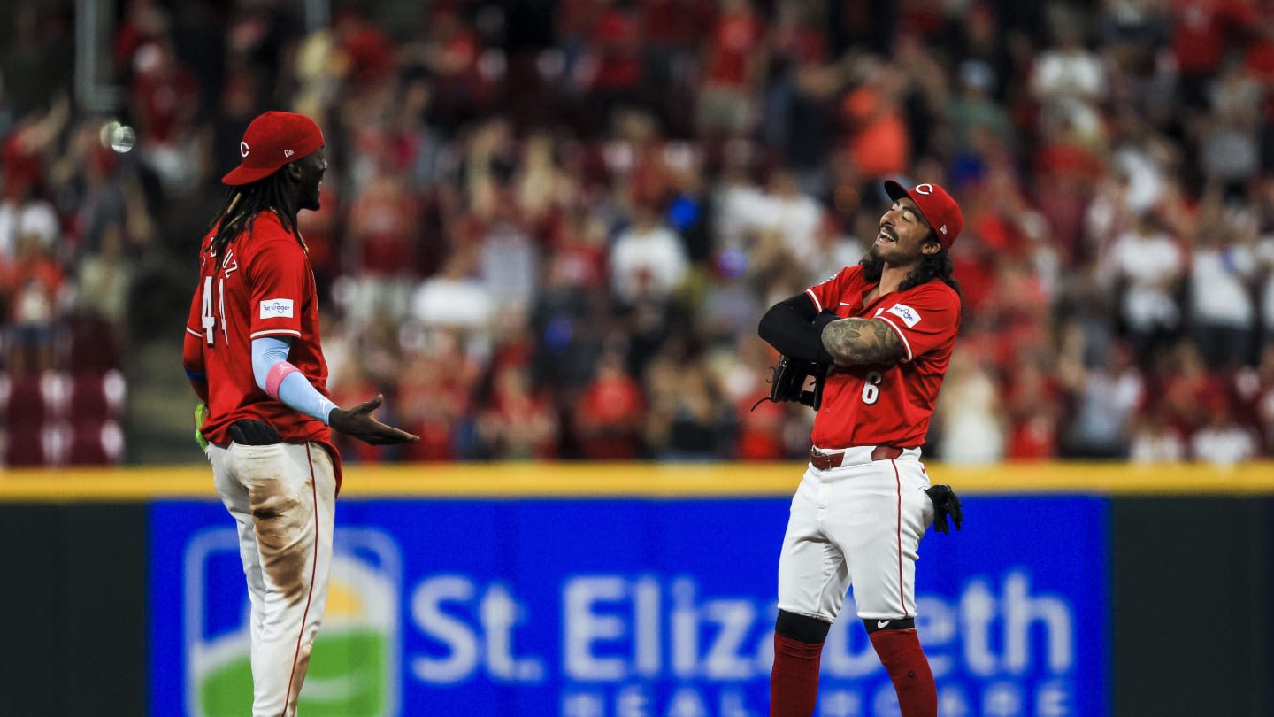 Rain Delay: Cincinnati Reds Have 4-0 Lead Over Los Angeles Dodgers in Sixth Inning