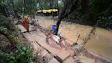 India: Derrumbe de estructuras por lluvias dejan 12 muertos