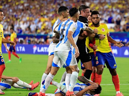 Raphael Claus, arbitraje polémico en la final Argentina - Colombia
