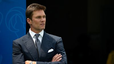 Tom Brady takes awkward first steps in his transition from the football field to the TV booth